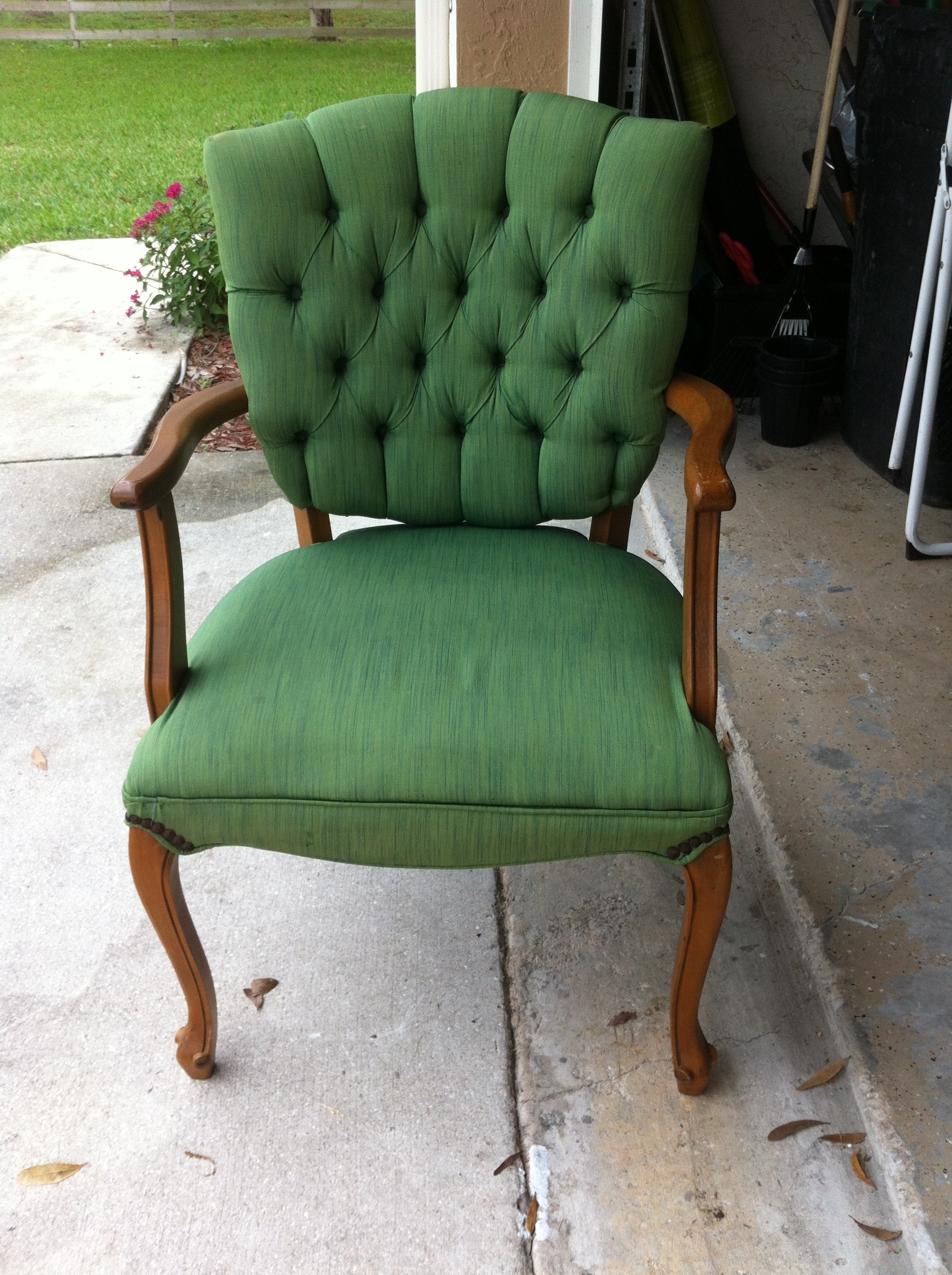 Pinterest Addict - Tulip Fabric Spray Paint Chair - Pinterest Addict
